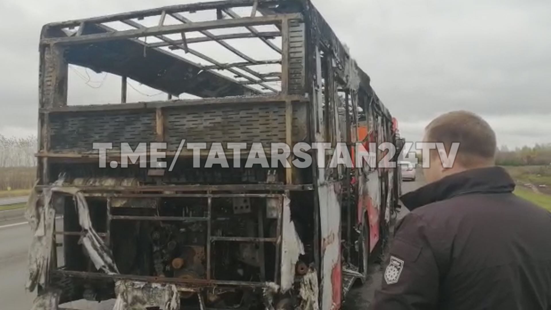 Прокуратура начала проверку после возгорания автобуса на выезде из Казани