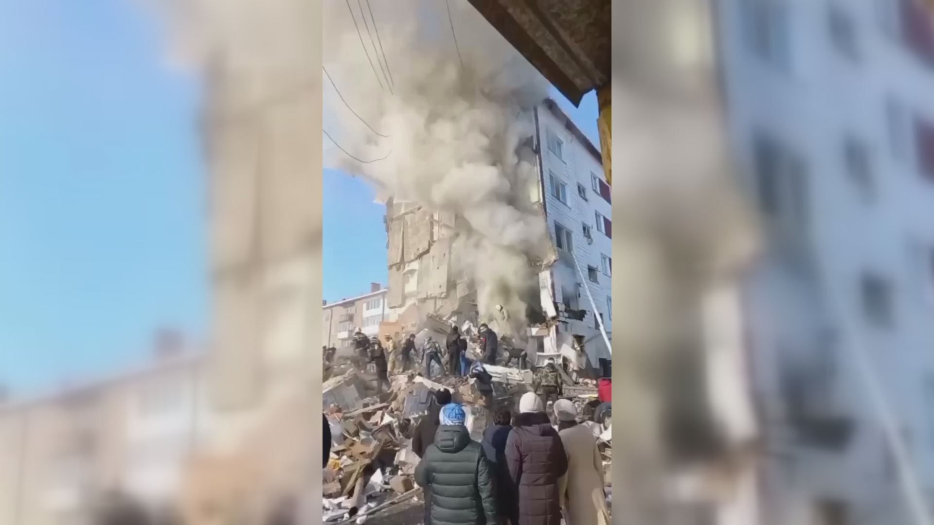 Девять человек погибло при взрыве газа в жилом доме на Сахалине