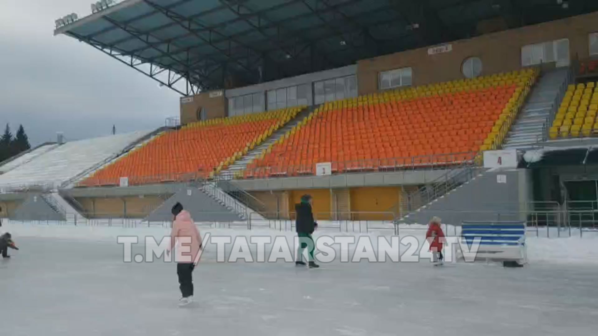 Лед обалденный: в Казани открылся каток на стадионе Трудовые резервы