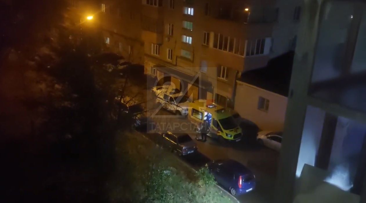 Три человека пострадали из-за возгорания электрощитка в многоэтажке в Казани