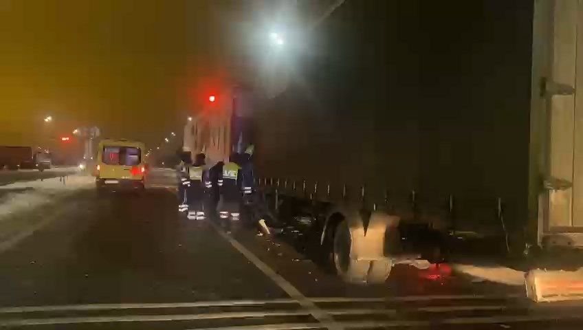 На трассе под Казанью столкнулись грузовики, есть погибший