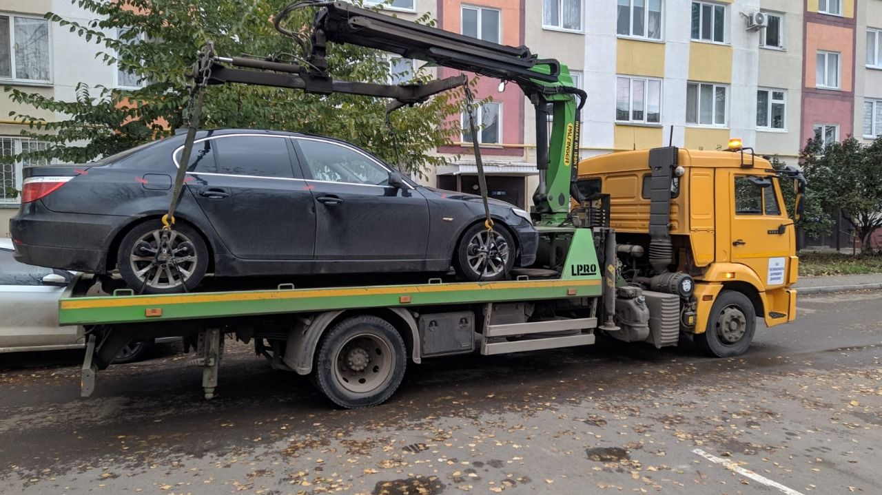 Житель Челнов накопил более 100 штрафов ГИБДД и лишился BMW