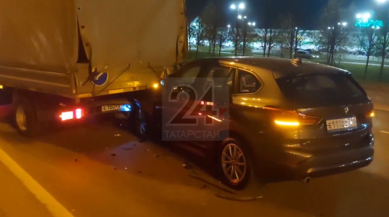 В Казани иномарка на скорости протаранила Газель, не сработала ни одна подушка безопасности