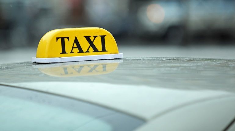 Госдума РФ приняла закон о регулировании работы такси