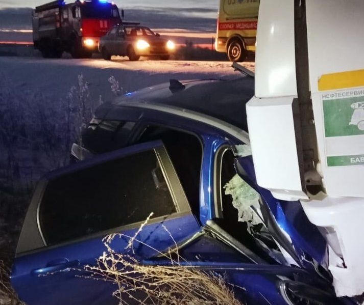 Водитель легковушки погиб при столкновении с КАМАЗом в Татарстане