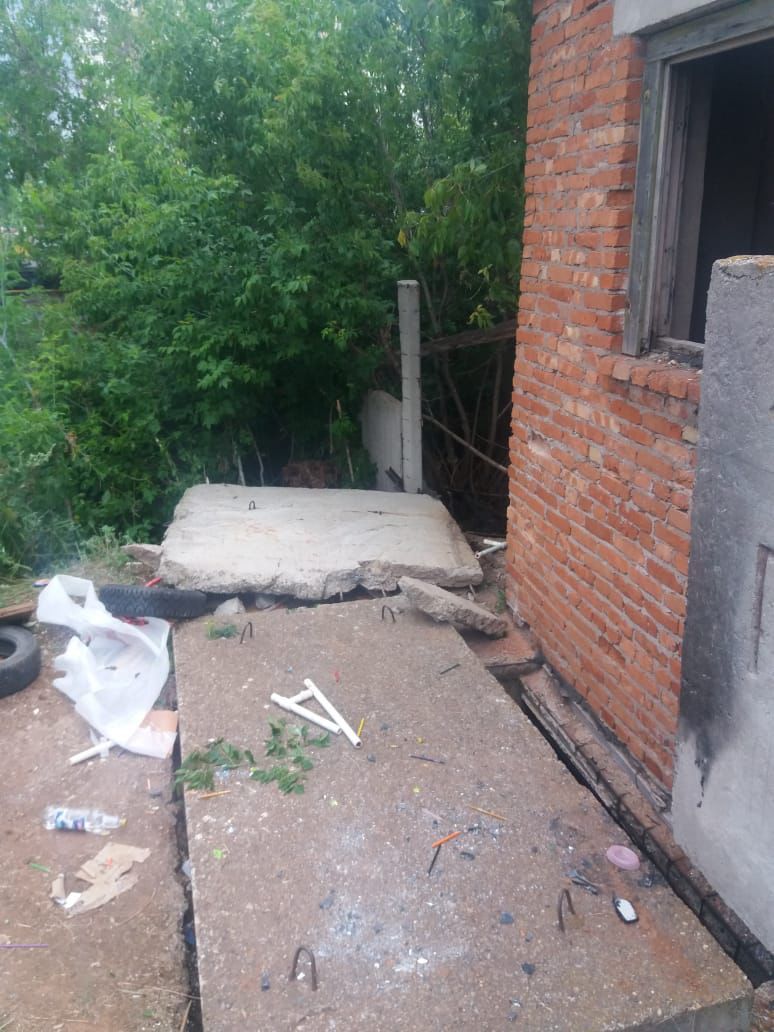 В Бугульме на ребенка упала бетонная плита - девочка погибла