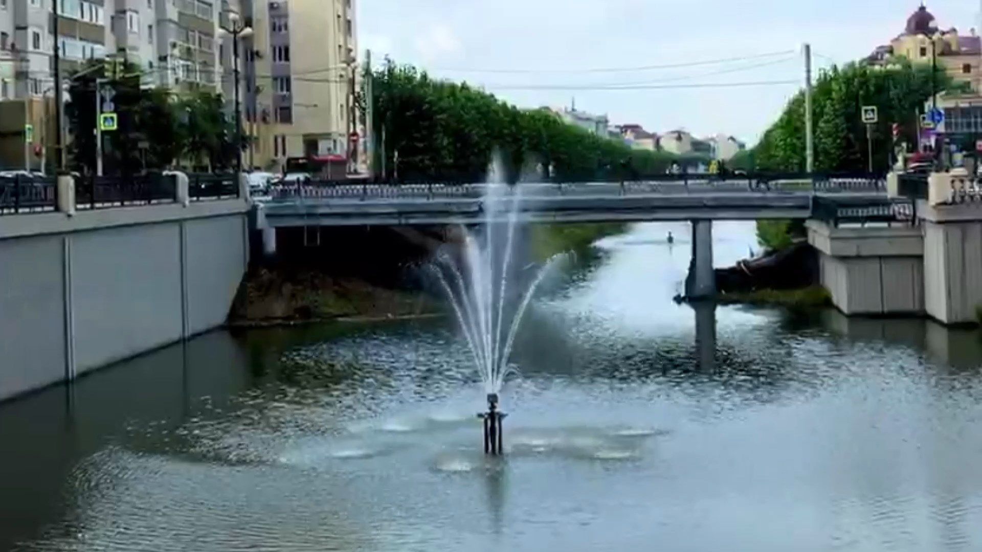 В Казани после ремонта подпорной стены Булака запустили каскад фонтанов