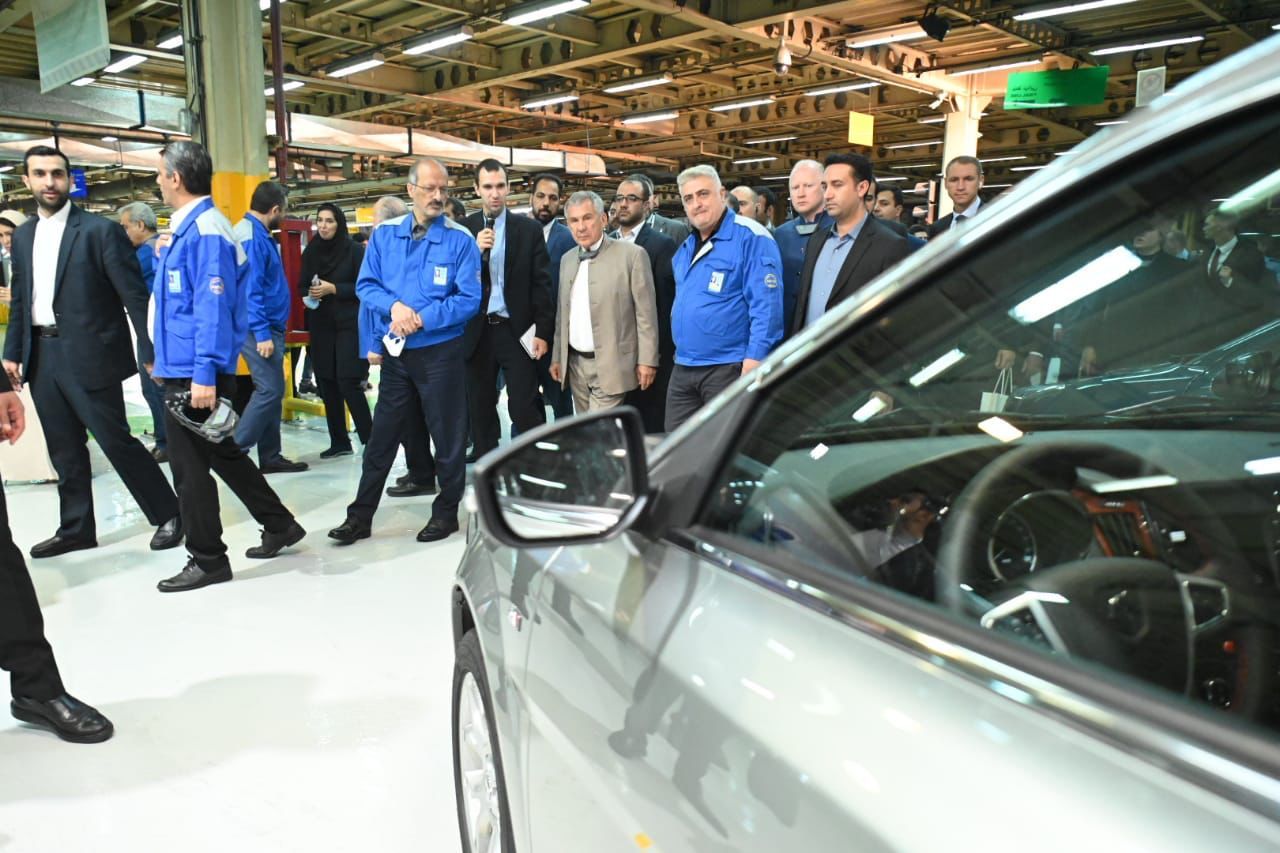 Минниханов посетил завод автомобилестроительной компании в Тегеране