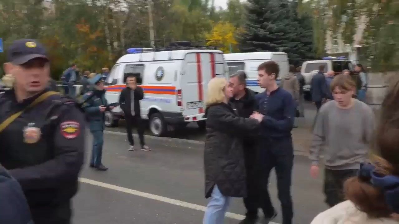 Девять человек погибли в результате стрельбы в школе в Ижевске