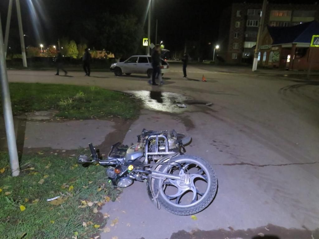Подросток на мопеде пострадал при столкновении с легковушкой в Татарстане