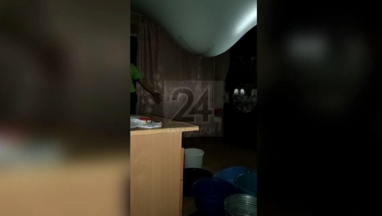 В Казани квартиру затопило кипятком после пуска тепла