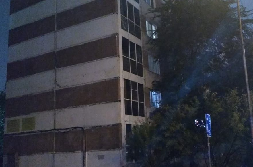 Родители спасли двоих детей из горящей квартиры в Казани