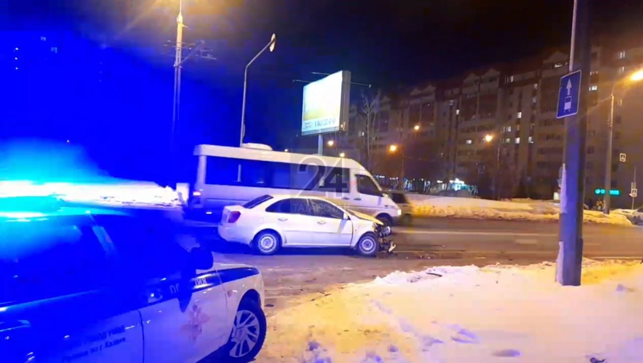 Тройное ДТП произошло в Казани из-за нарушения ПДД