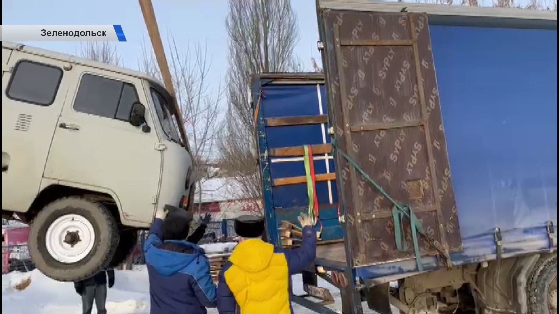 Из Зеленодольска в зону СВО отправили автомобиль УАЗ и гуманитарную помощь