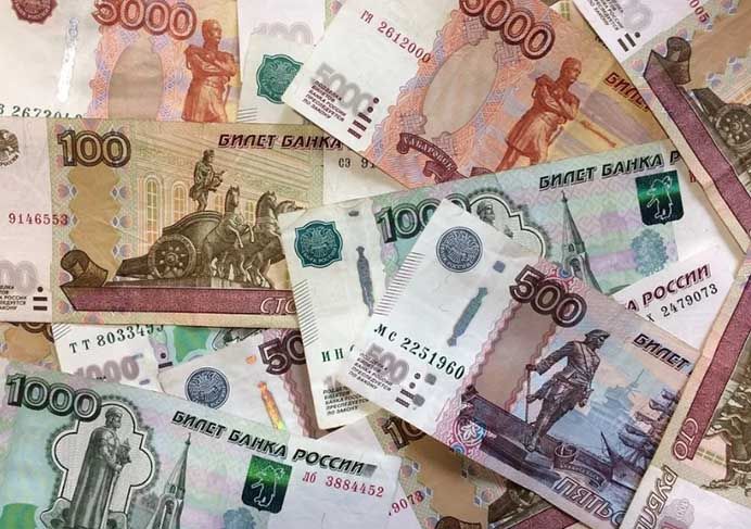 Средняя зарплата в Нижнекамске составила 61,7 тысячи рублей