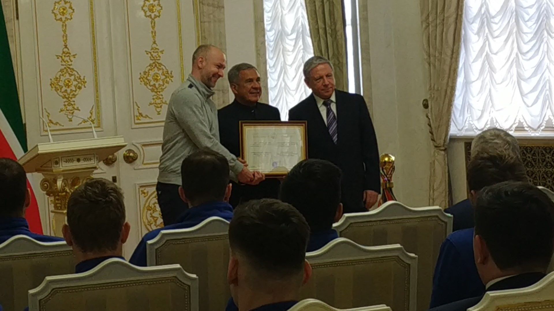 Минниханов поздравил волейбольный клуб Зенит-Казань с победой в Кубке России