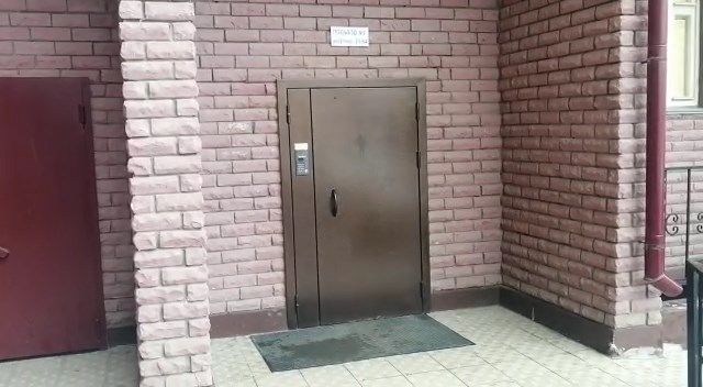 Жители казанской многоэтажки, в которой рухнул лифт с людьми, рассказали о моменте падения