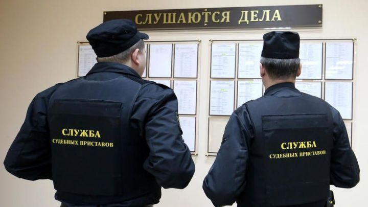 Судебные приставы Казани арестовали автобус за неуплату кредита