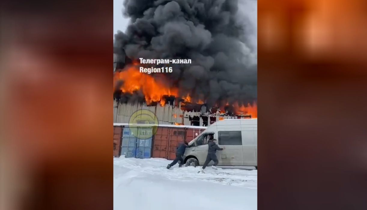 В Кировском районе Казани произошел крупный пожар