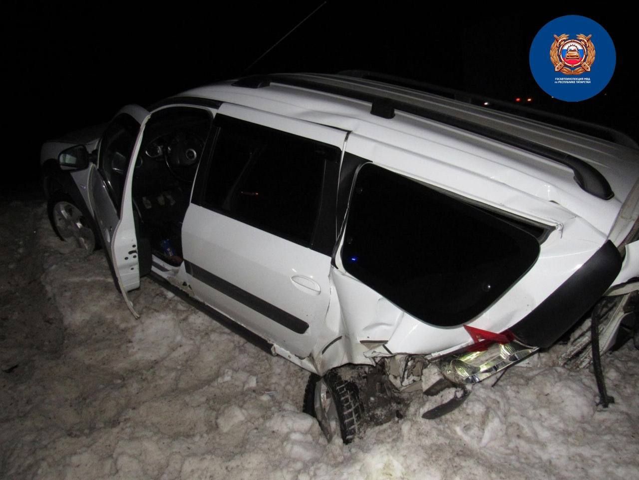 Двое водителей легковушек попали в больницу после ДТП в Татарстане