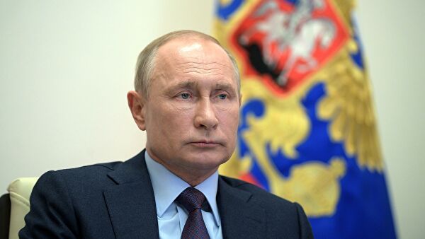 Владимир Путин поздравил Рустама Минниханова с 23 февраля