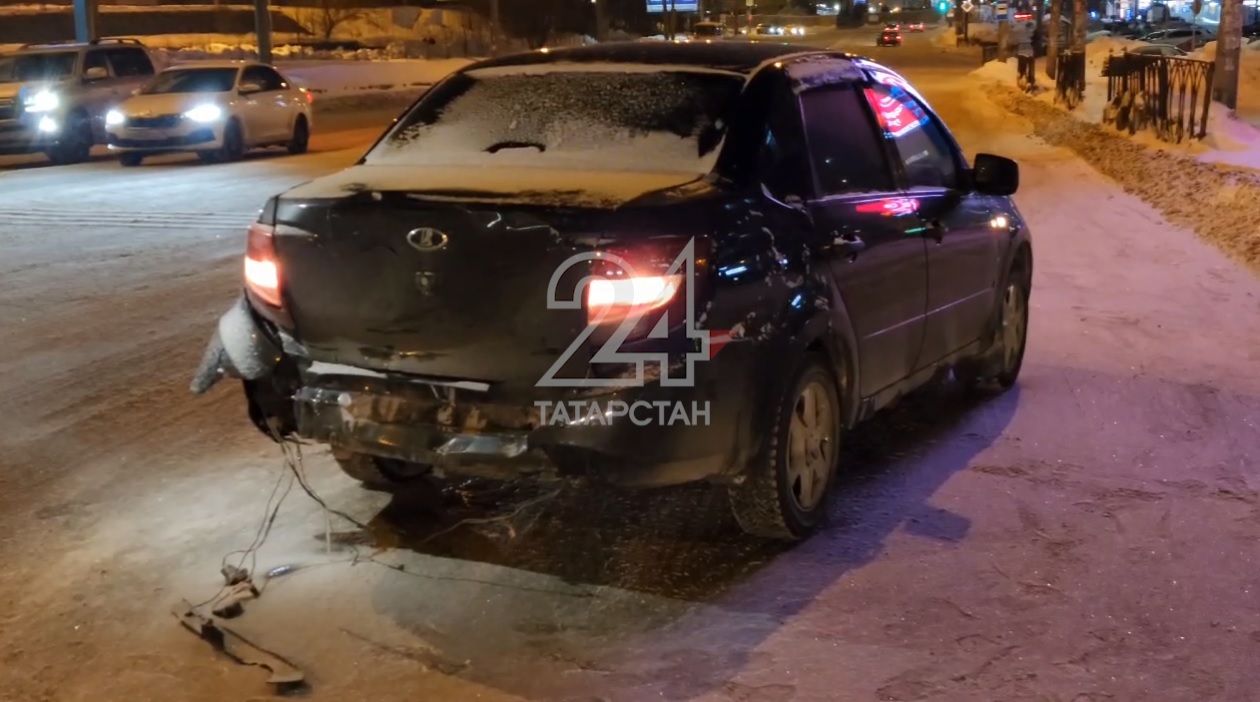 Пассажирка Лады пострадала в ходе ДТП с микроавтобусом в Казани