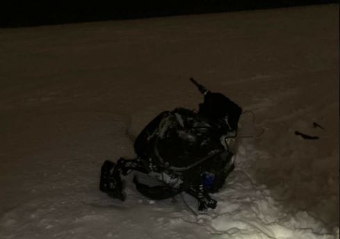 В Татарстане со льда спасли двух мужчин, пострадавших из-за переворачивания снегохода