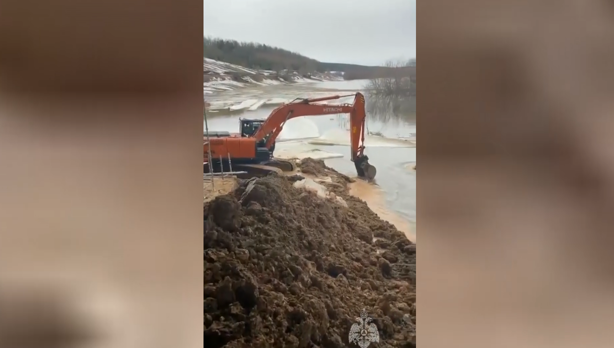 Борьба с паводками: в Кайбицком районе освободили от воды 16 участков