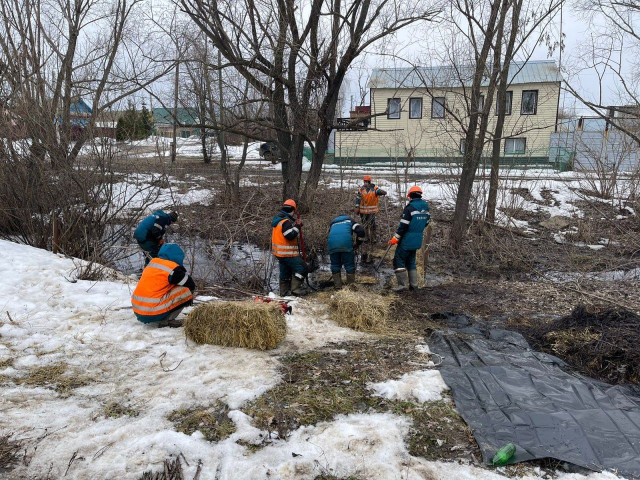 Природоохранная прокуратура РТ начала проверку после загрязнения ручья в Альметьевске