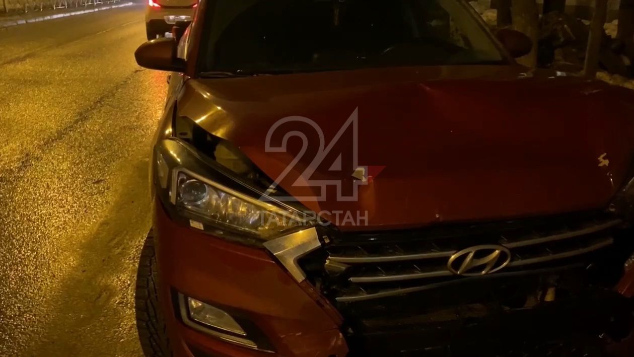 ДТП с тремя автомобилями произошло в Казани, пострадала женщина