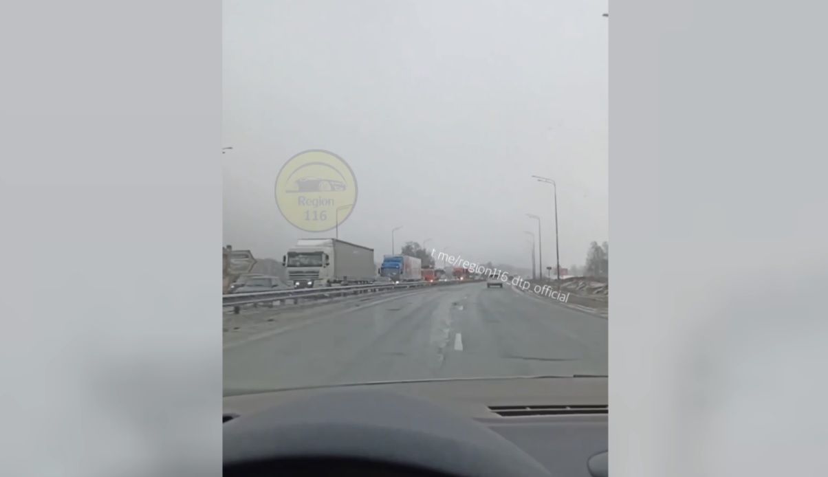 В Татарстане образовалась огромная пробка на трассе М-7