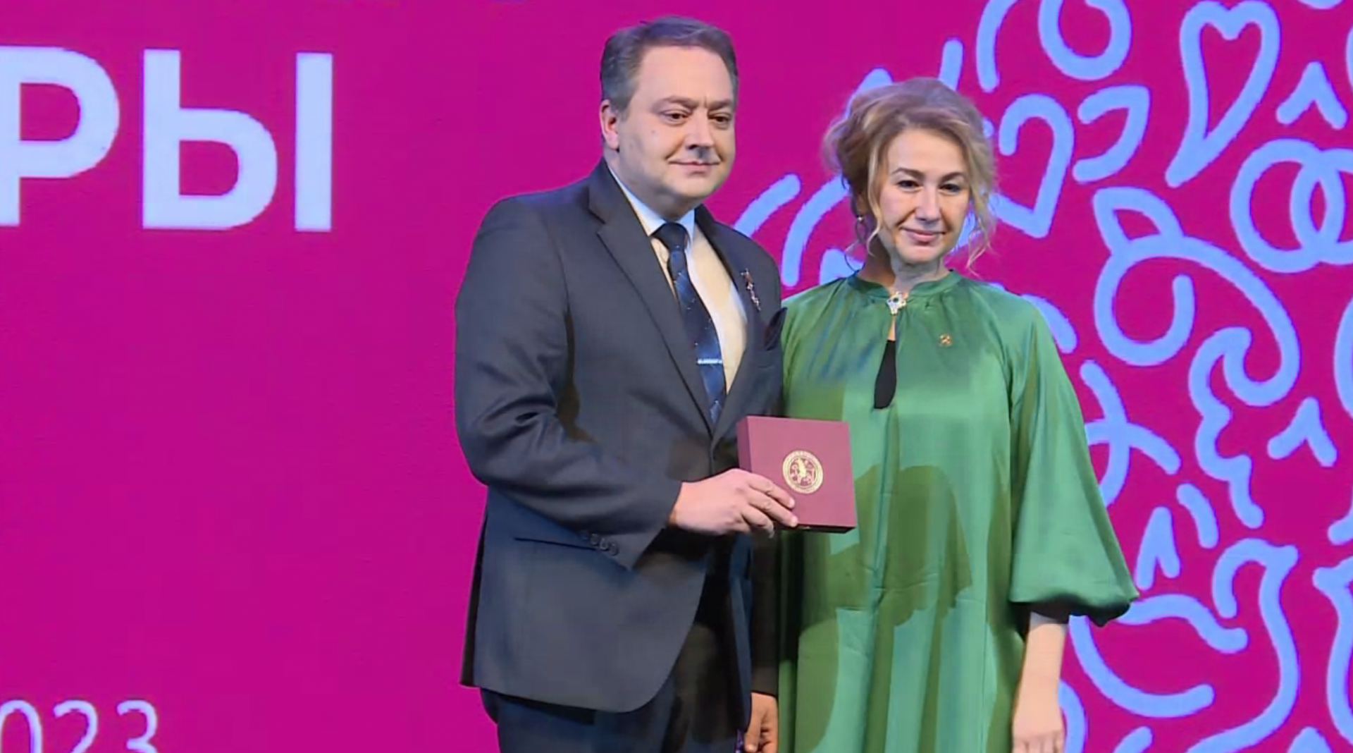 Ведущий телеканала Эфир Алексей Иванов получил звание Заслуженного артиста РТ