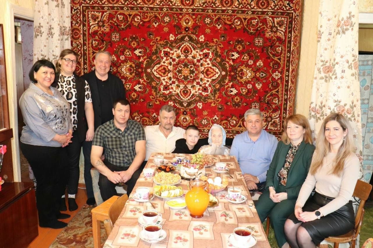 Путин и Минниханов поздравили жительницу Татарстана с вековым юбилеем