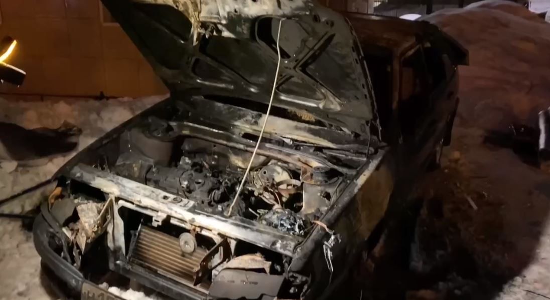 В Казани ночью сгорел автомобиль
