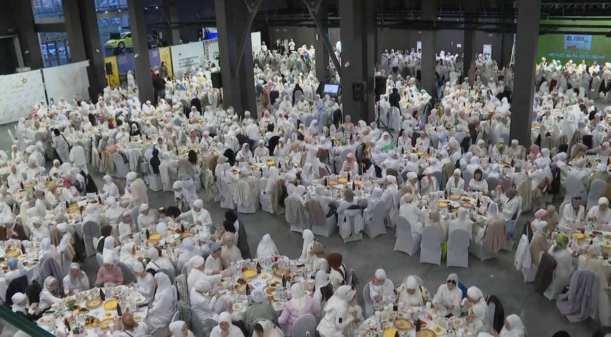 Все в белом: в Казани прошел Fashion Iftar 2023