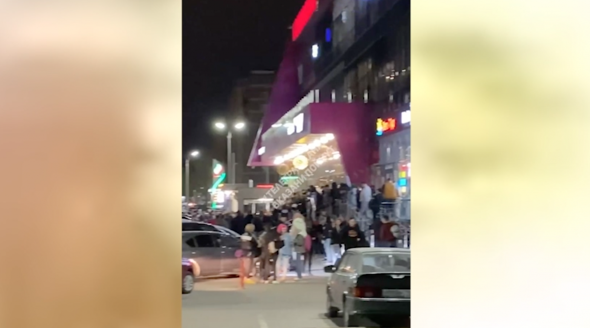В Казани эвакуируют торговый центр на Баруди