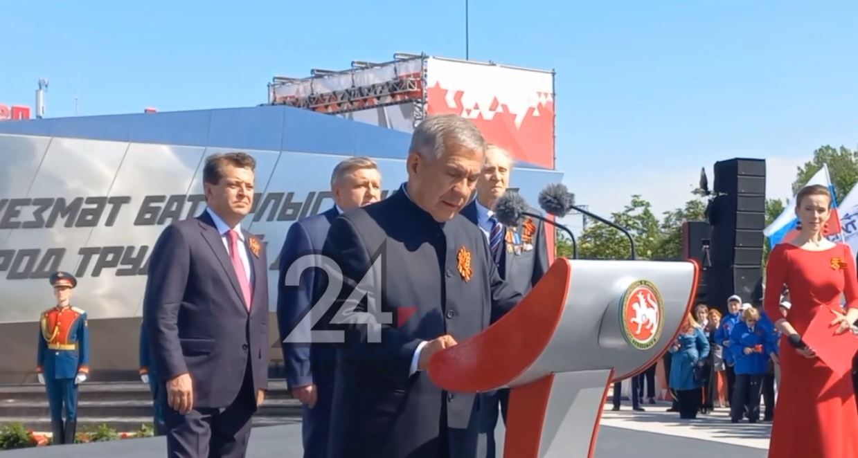 Минниханов принял участие в торжественном открытии стелы Казань  город трудовой доблести
