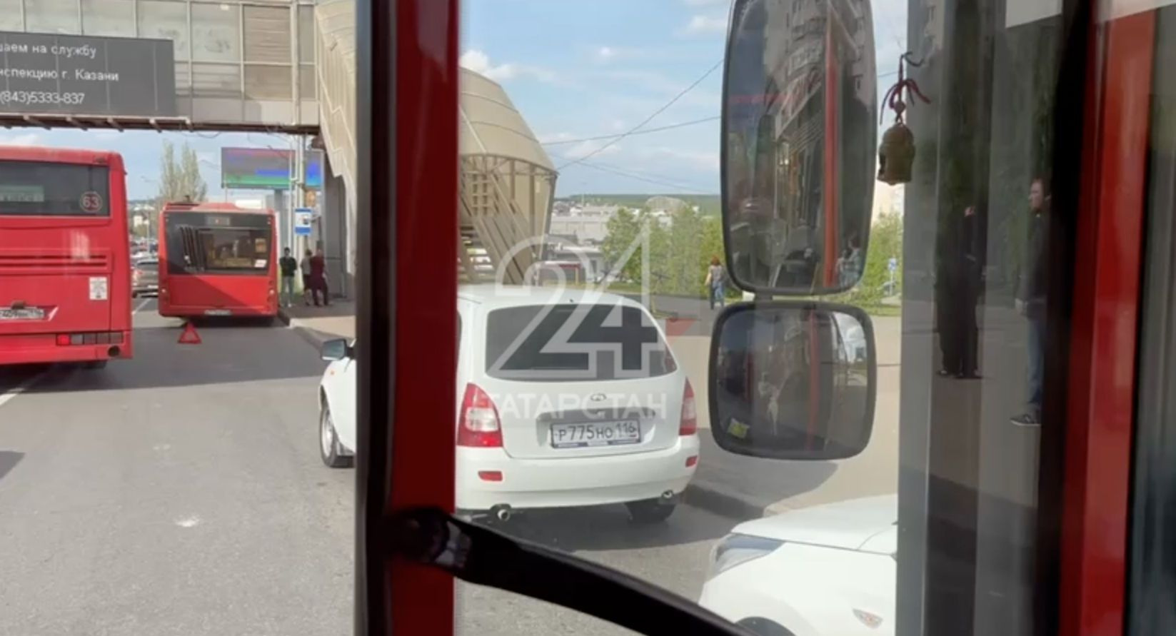 Водитель иномарки пострадала в ДТП с автобусом в Казани