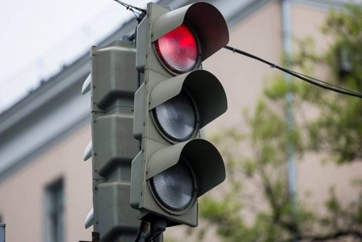 В Казани увеличится количество светофоров, подключенных к адаптивной системе