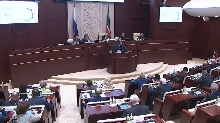 Песошин представил депутатам отчет о результатах деятельности Кабмина РТ за 2023 год