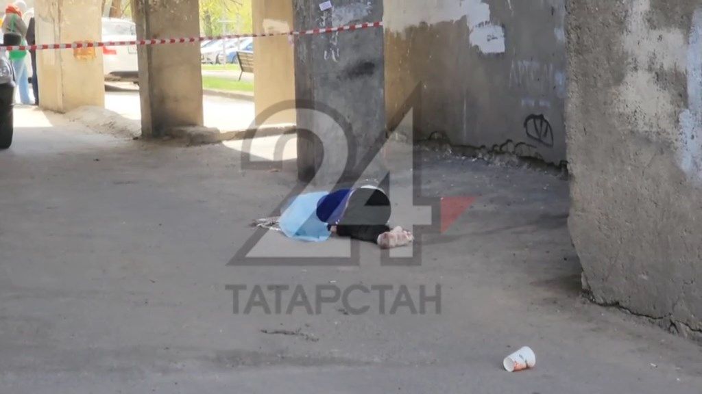 В Казани 83-летняя женщина выпала из окна своей квартиры