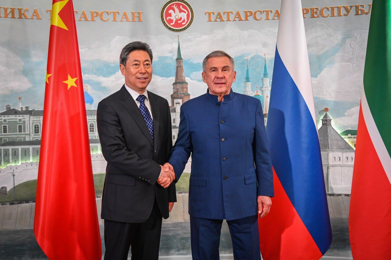 Рустам Минниханов обсудил укрепление связей с Китаем на встрече с Чэнь Вэньцином