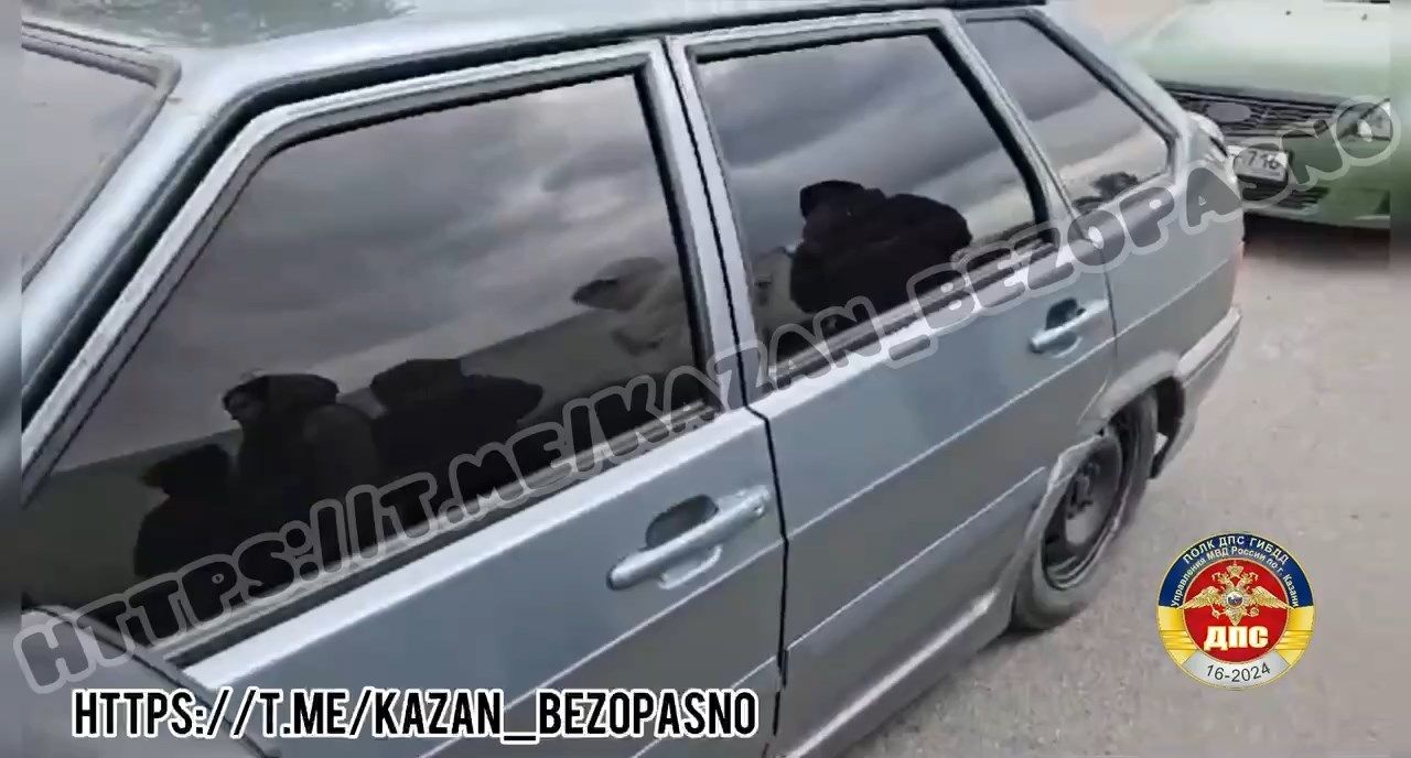 В Казани заметили колонну автомобилей с недопустимой тонировкой