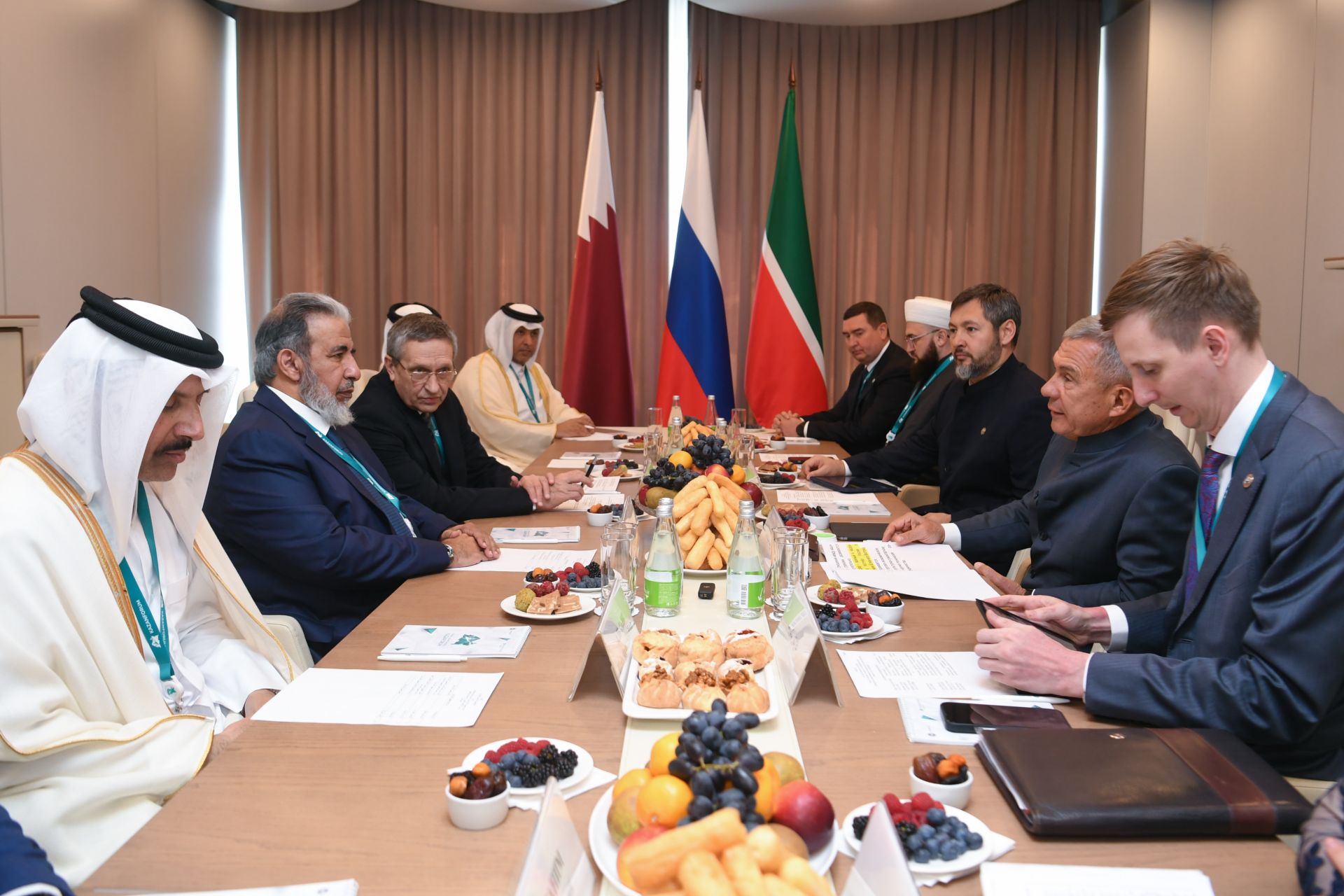Рустам Минниханов обсудил расширение сотрудничества с Катаром на KazanForum