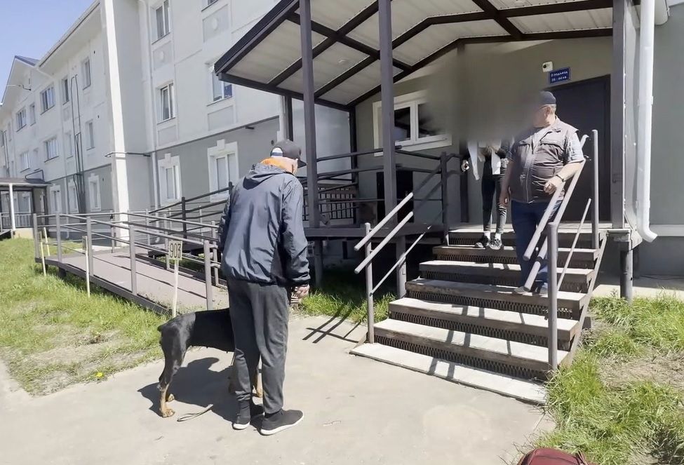 В Альметьевске жители жалуются на владельца добермана