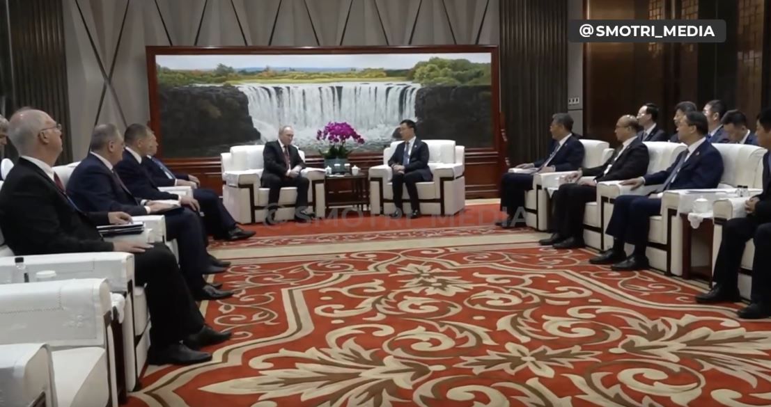 Путин провел встречу с заместителем председателя КНР