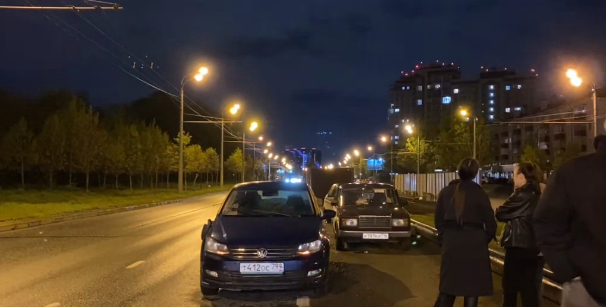В Казани молодой человек за рулем каршеринга сбил неадекватного пешехода