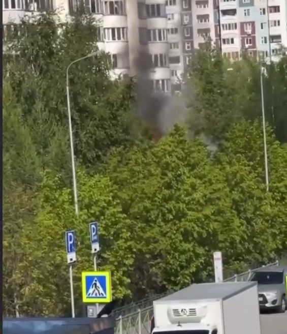 В Сквере 15-летия Ново-Савиновского района произошло возгорание