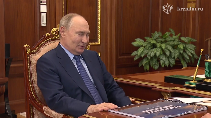 Путин в Кремле провел встречу с главой Калмыкии Бату Хасиковым