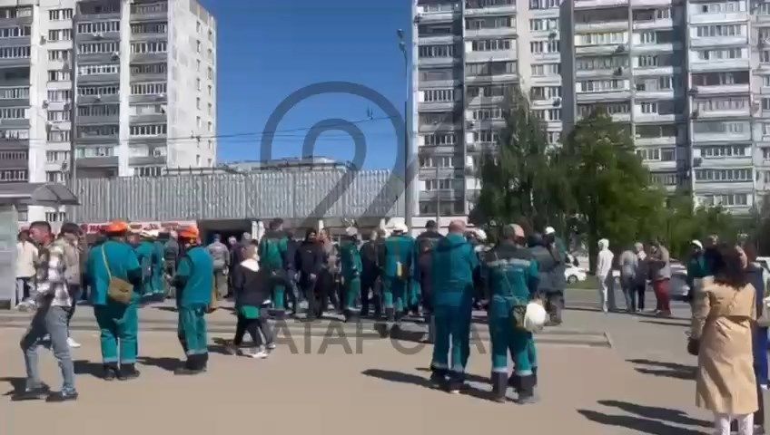 Работников Казаньоргсинтеза эвакуировали к ближайшей станции метро